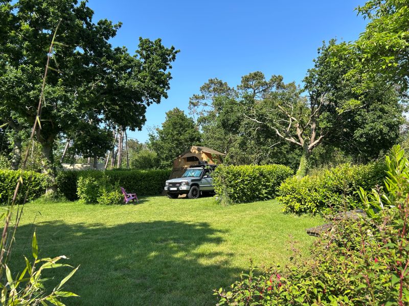 TENTES, CARAVANES ET CAMPING-CARS